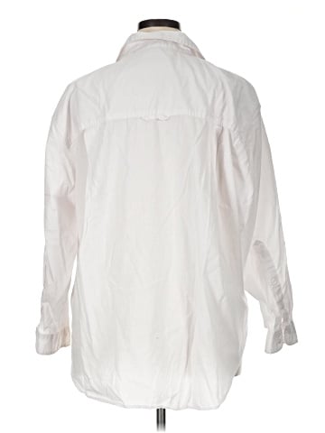 Gloria Vanderbilt Long Sleeve Button-Down Shirt (view 2)