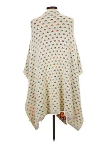 Akemi + Kin Poncho (view 2)