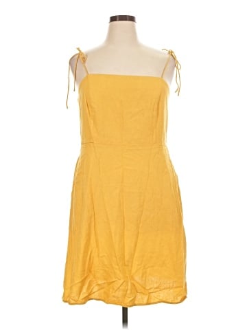 Old Navy Casual Dress (view 1)