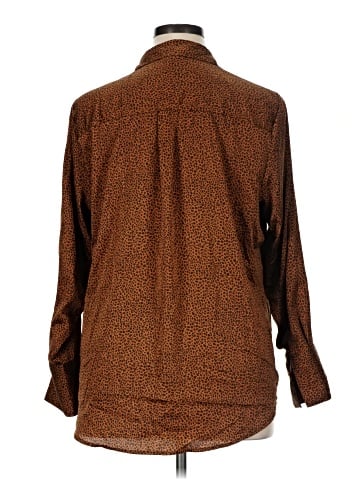 Amazon Essentials Long Sleeve Button-Down Shirt (view 2)
