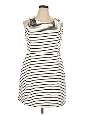 Old Navy Casual Dress (view 1)