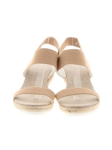 Unbranded Wedges (view 2)