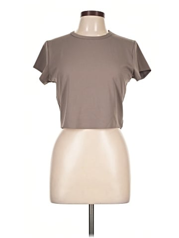 Uniqlo Short Sleeve T-Shirt (view 1)