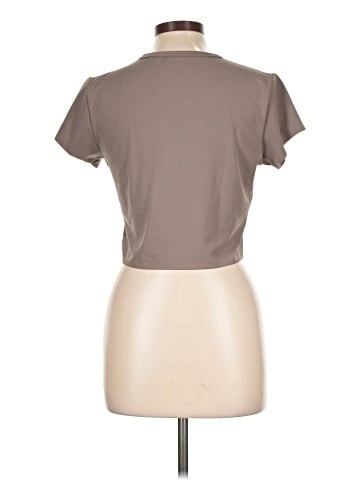 Uniqlo Short Sleeve T-Shirt (view 2)