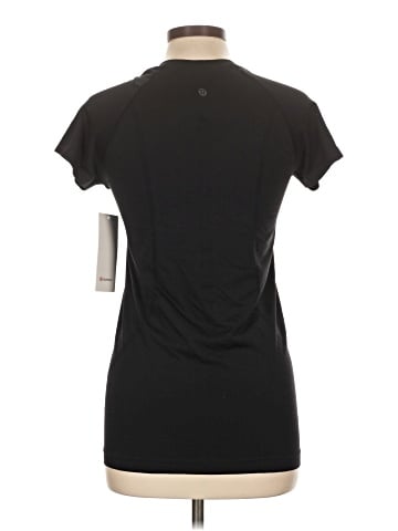 Lululemon Athletica Short Sleeve T-Shirt (view 2)