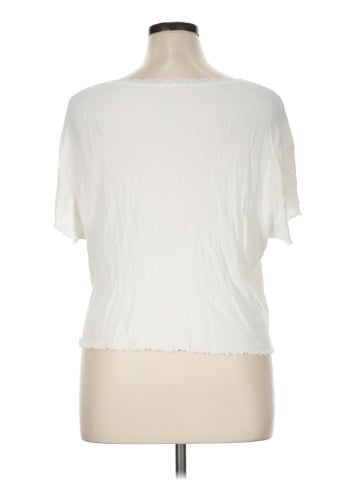 American Eagle Outfitters Short Sleeve T-Shirt (view 2)