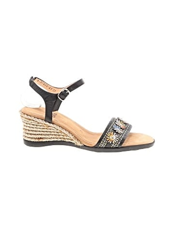 Ara Wedges (view 1)