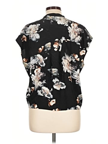 Vince. Short Sleeve Silk Top (view 2)