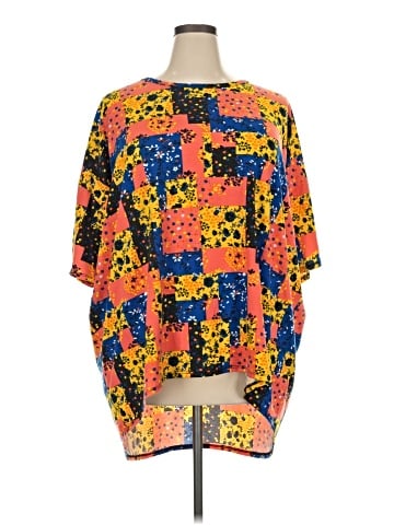 Lularoe 3/4 Sleeve T-Shirt (view 1)