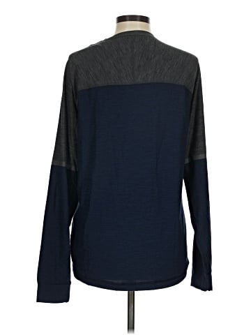 American Eagle Outfitters Long Sleeve T-Shirt (view 2)