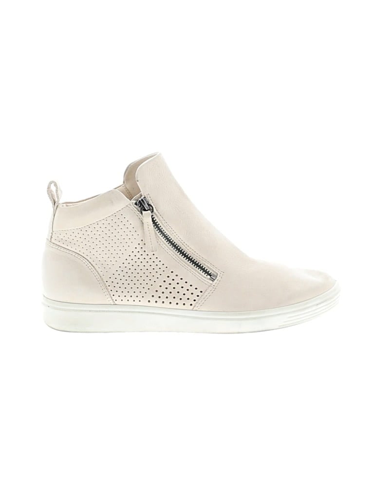 Pre-owned Ecco Ankle Boots In Ivory