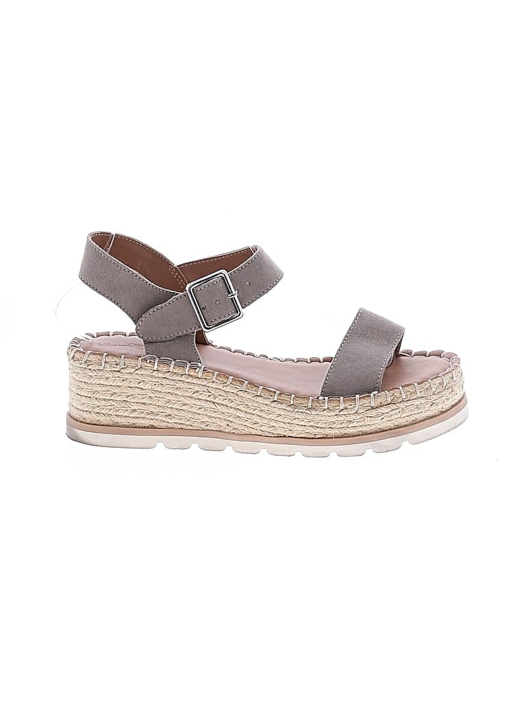 Pre-owned Universal Thread Wedges In Gray