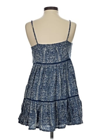 Urban Outfitters Casual Dress (view 2)