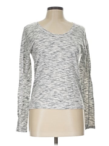 Lululemon Athletica Long Sleeve T-Shirt (view 1)