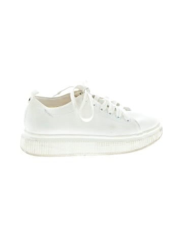 BP. Sneakers (view 1)