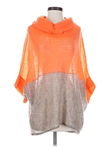 VPL Poncho (view 1)