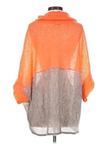 VPL Poncho (view 2)