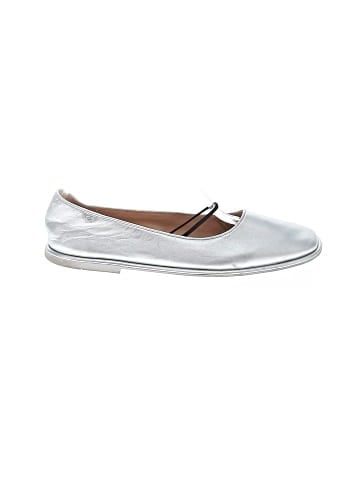 Coach Flats (view 1)