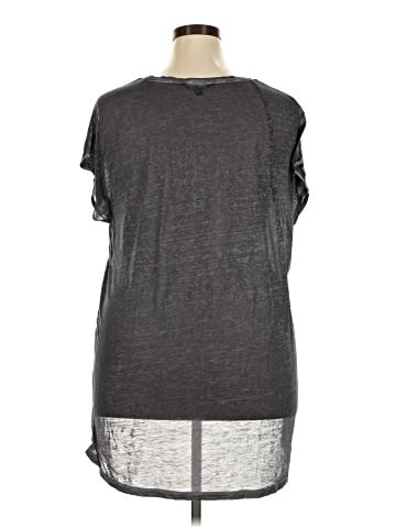 Rock & Republic Short Sleeve T-Shirt (view 2)