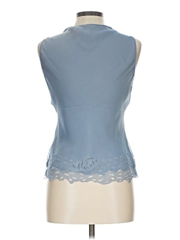Poleci Sleeveless Blouse (view 2)