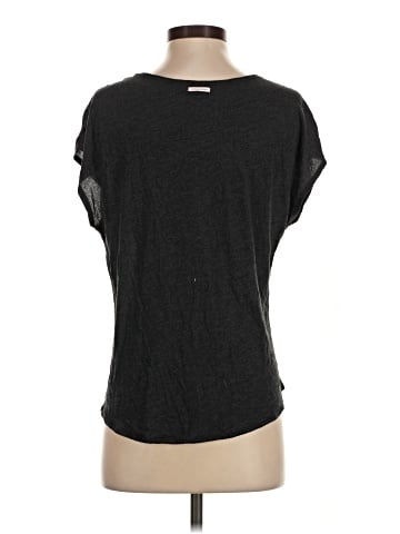 Victoria's Secret Short Sleeve T-Shirt (view 2)