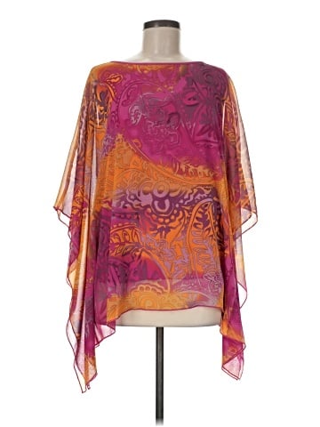 Alia Poncho (view 1)