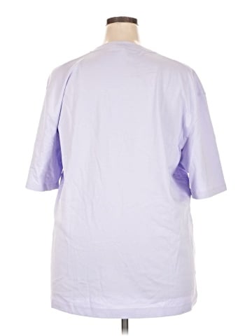 Lululemon Athletica Short Sleeve T-Shirt (view 2)