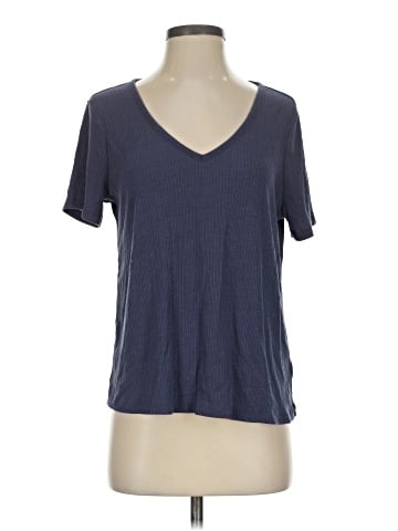 Old Navy Short Sleeve T-Shirt (view 1)