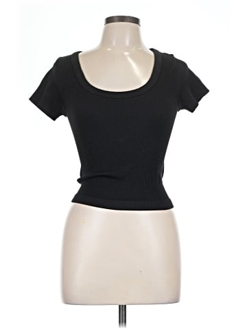 Old Navy Short Sleeve T-Shirt (view 1)