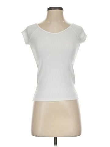 American Eagle Outfitters Sleeveless T-Shirt (view 1)