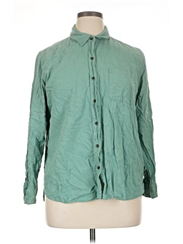 Universal Thread Long Sleeve Button-Down Shirt (view 1)