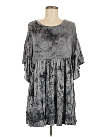 Urban Outfitters Casual Dress (view 1)