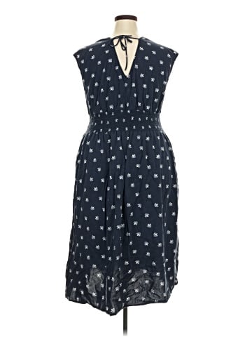 Old Navy Casual Dress (view 2)