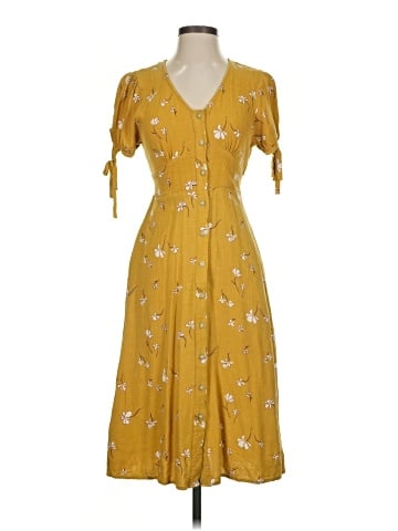 Universal Thread Casual Dress (view 1)