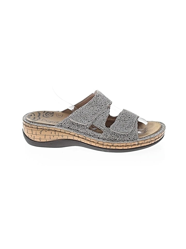 Pre-owned Propét Sandals In Gray