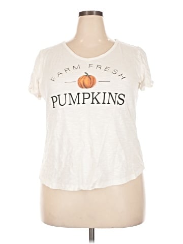Maurices Short Sleeve T-Shirt (view 1)