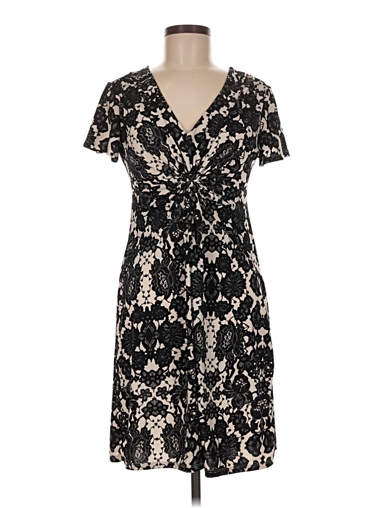 Pre-owned Daisy Fuentes Casual Dress In Black