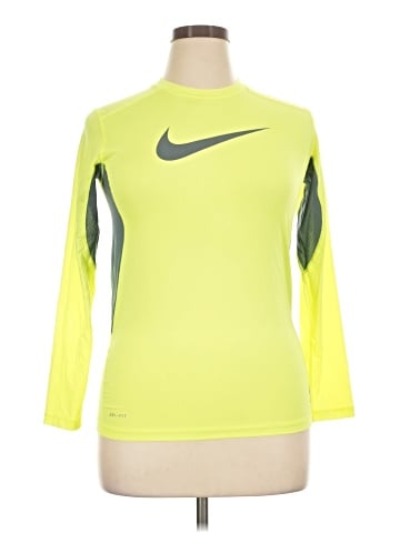 Nike 3/4 Sleeve Top (view 1)