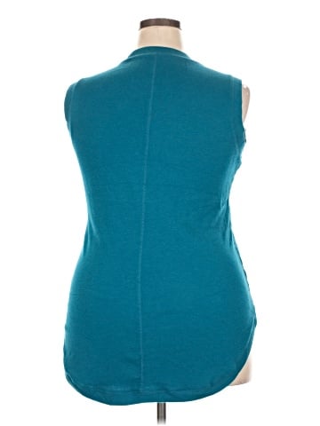 Melissa McCarthy Seven7 Sleeveless T-Shirt (view 2)