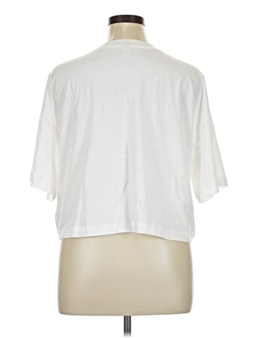 Old Navy Short Sleeve T-Shirt (view 2)