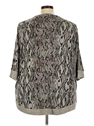 Maurices 3/4 Sleeve T-Shirt (view 2)