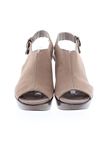 Munro American Sandals (view 2)