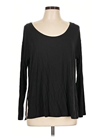 Lululemon Athletica 3/4 Sleeve T-Shirt (view 1)