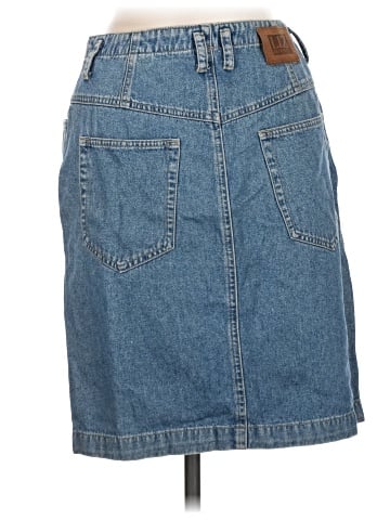 Lizwear by Liz Claiborne Denim Skirt (view 2)