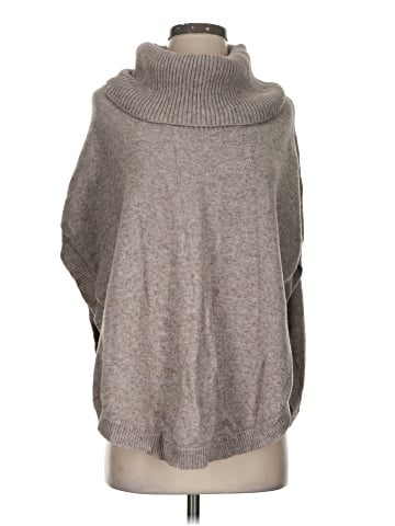 Sisters Poncho (view 1)