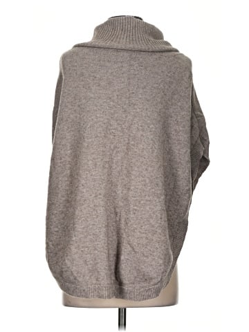 Sisters Poncho (view 2)