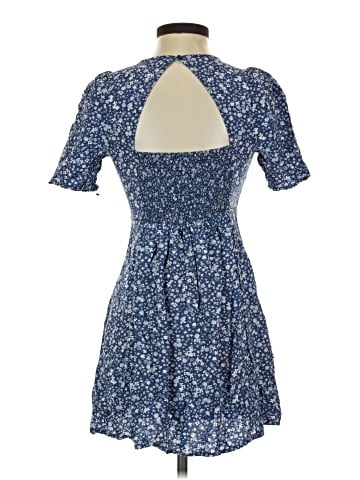 Old Navy Casual Dress (view 2)