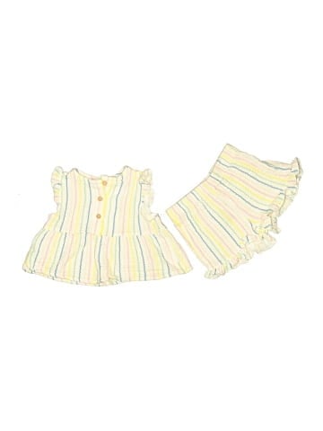 Tahari Shorts (view 1)