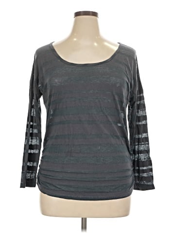 Maurices 3/4 Sleeve T-Shirt (view 1)