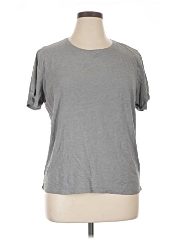 Victoria's Secret Short Sleeve T-Shirt (view 1)